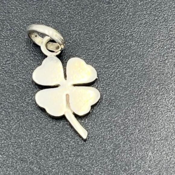 Links of London Sterling Silver Lucky Four Leaf Clover Charm Logo Stamped 925 - Picture 4 of 9